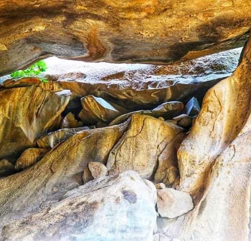 mugabo cavess